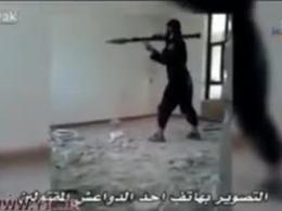 لحظه انفجار یک داعشی هنگام شلیک آر پی جی