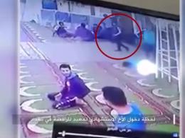 لحظه انفجار عامل داعش در مسجد شیعیان بغداد