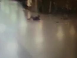 لحظه تیر خوردن یکی از تروریست در حادثه انفجار ترکیه