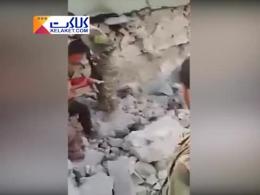 نجات معجزه آسای طفل یک ساله از زیر آوار!