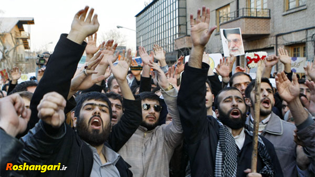 اجتماع مردم مشهد پس از نماز جمعه حرم مطهر رضوی در اعتراض به  بی‌کفایتی مدیران غربزده