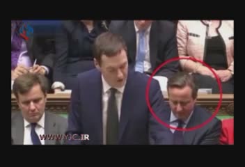 کار پنهانی نخست وزیر انگلیس دربرابر دوربین ها!