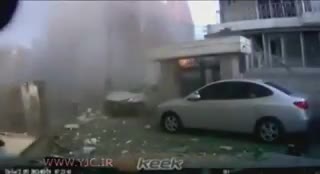 لحظه انفجار خودرو بمب گذاری شده در بغداد 