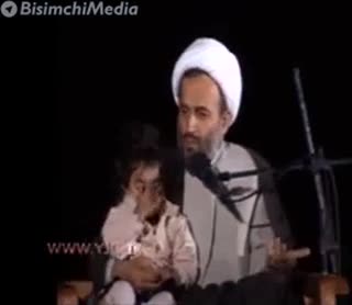 برخورد حجت الاسلام پناهیان با دختر بچه‌ای که سخنرانی‌اش را قطع کرد!!!