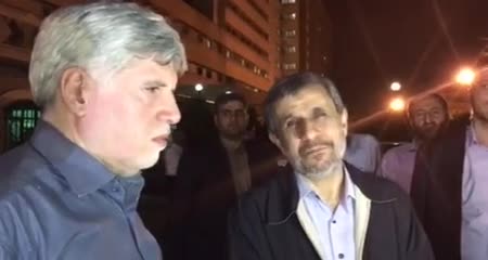 مصاحبه با احمدی نژاد در محوطه بیمارستان بقیه الله 