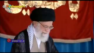 لحظه شور انگیز حضور امام خامنه‌ای در بین ۱۰۰هزار بسیجی در ورزشگاه آزادی
