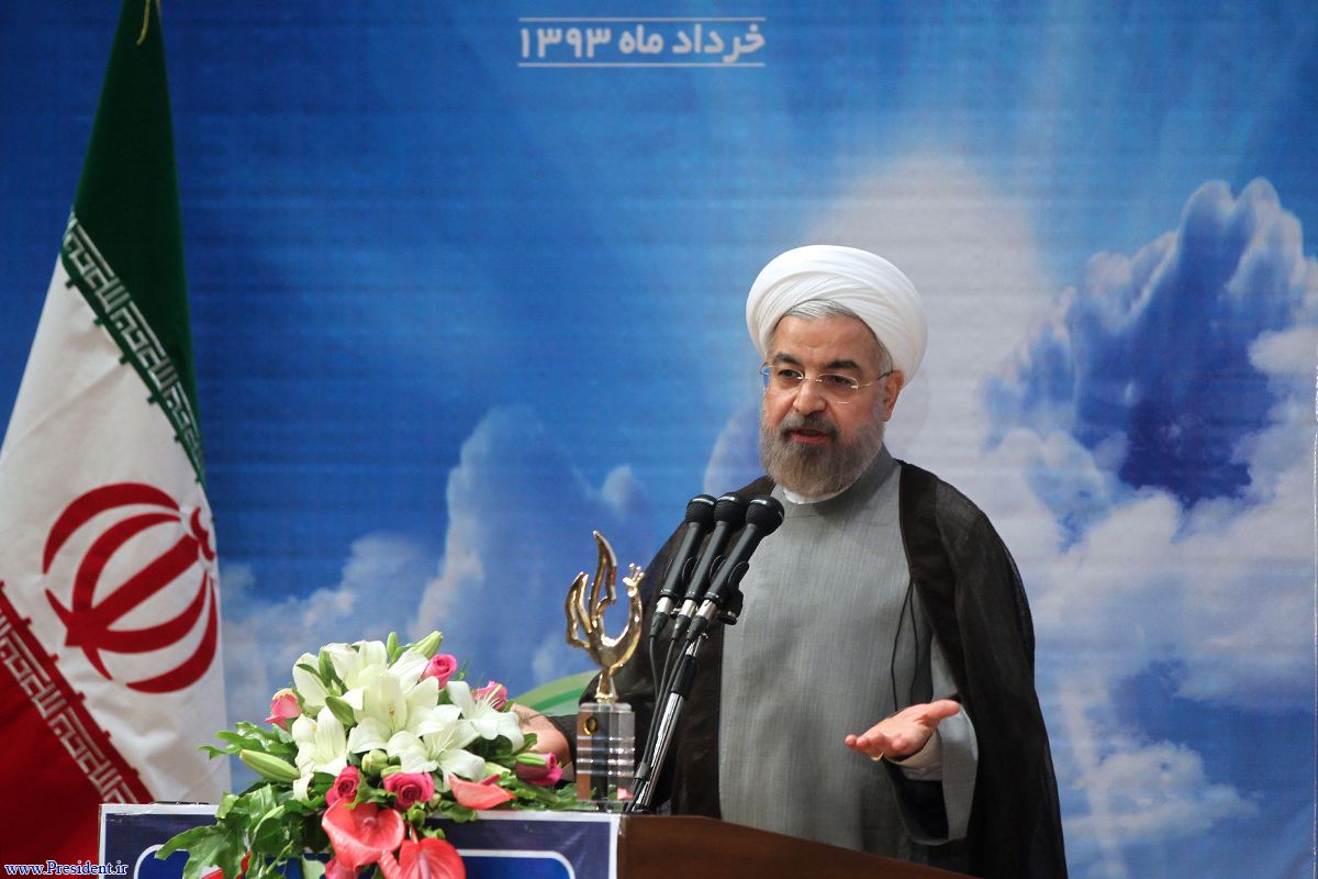 روحانی : تبلیغ دین وظیفه مراجع است/دولت هم باید کمک کند