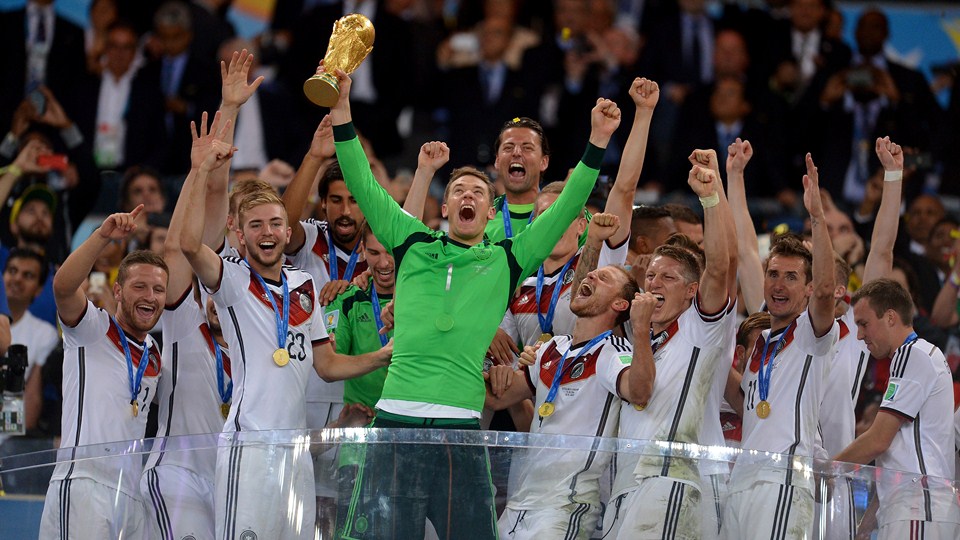 مراسم اهدای جام قهرمانی به آلمان