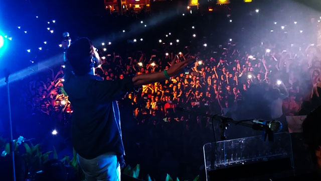 اجرای زنده ترانه «عمار داره این خاک» توسط حامد زمانی - بروجرد
