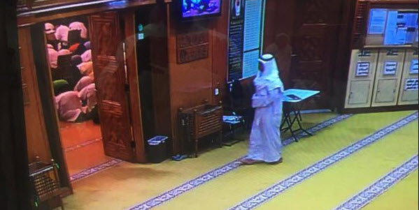 لحظه ورود انتحاری به مسجد شیعیان کویت