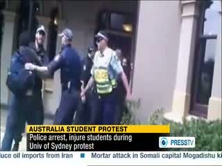 ضرب‌ و‌ شتم دانشجویان‌ توسط پليس استراليا