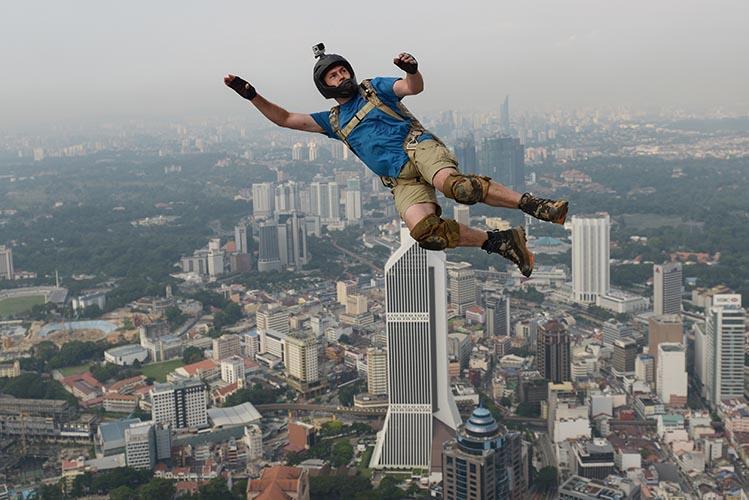 سقوط آزاد از برج های مالزی