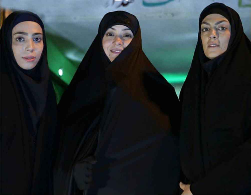چادری شدن خواهران قهرمان ورزش ووشو ایران توسط الهام چرخنده